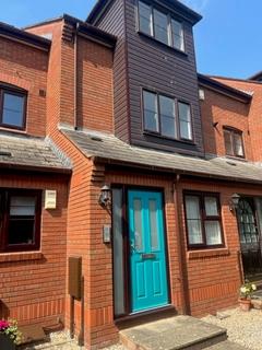 3 bedroom maisonette to rent, Old Mill Close, Exeter, EX2