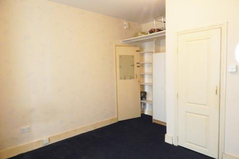 Studio to rent - Robinson Road, Colliers Wood, London, SW17