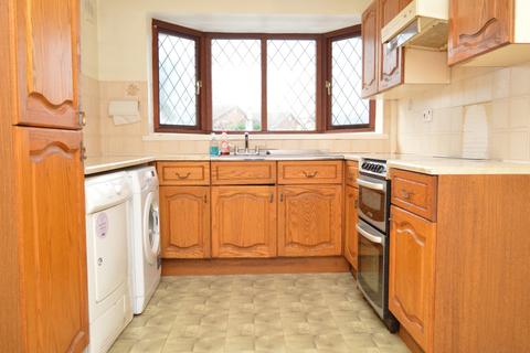 3 bedroom bungalow for sale - Tulip Close, Oldham, OL9 9TF