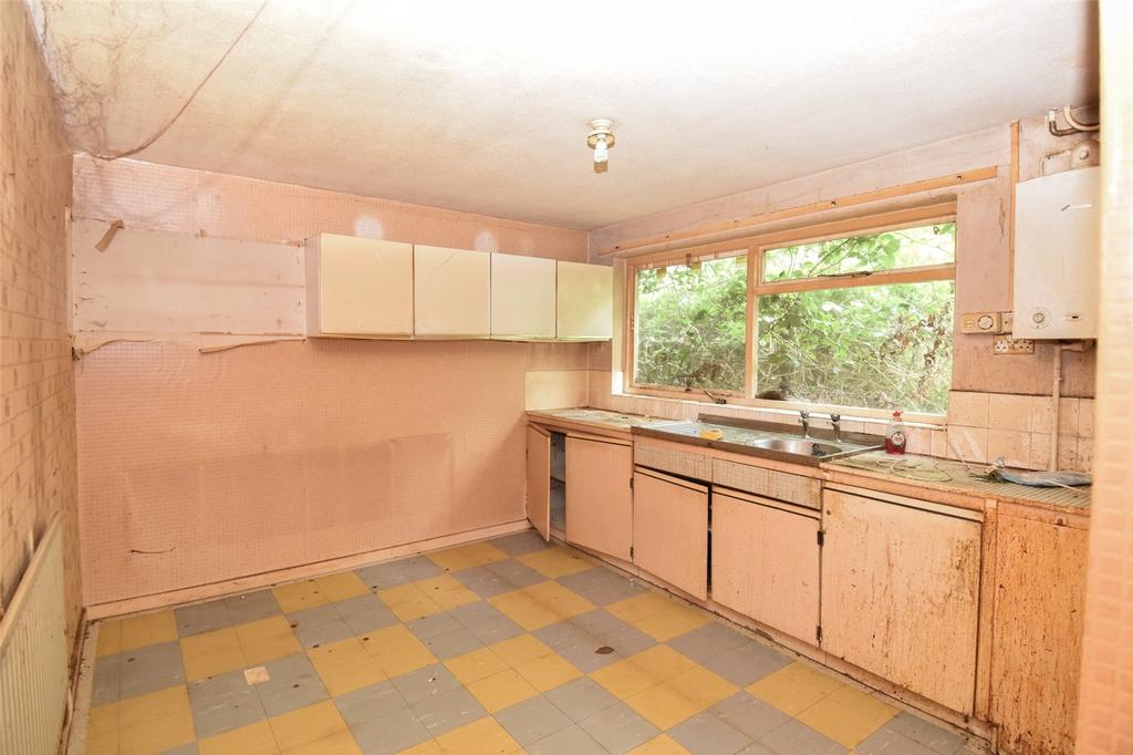Plymouth Road, Redditch, Worcestershire, B97 2 bed semidetached house