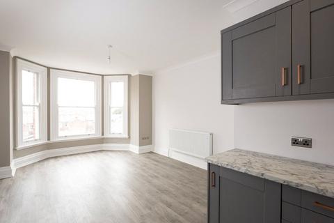 5 bedroom terraced house for sale, Wenlock Terrace, York, YO10