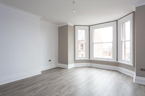 5 bedroom terraced house for sale, Wenlock Terrace, York, YO10