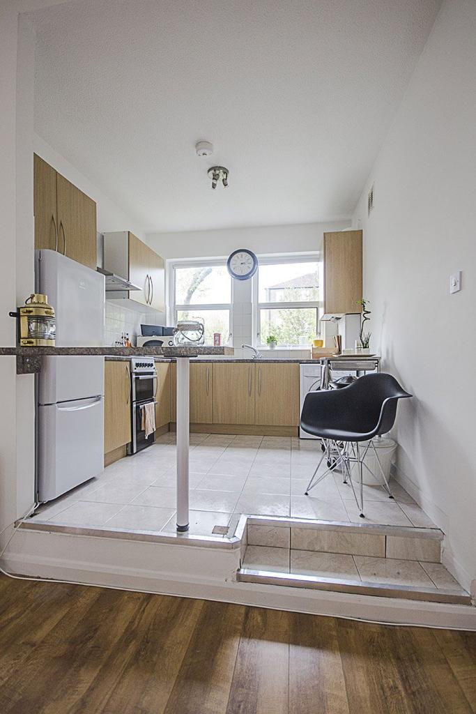 1 Bedroom Flat to Let