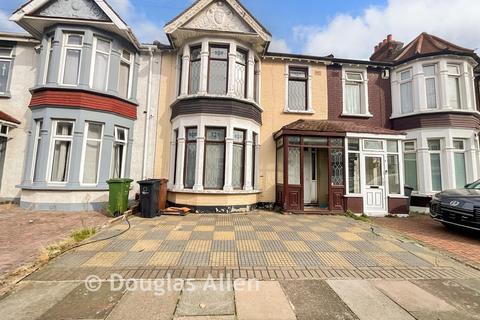 4 bedroom terraced house for sale, Aldersey Gardens, Barking, Essex