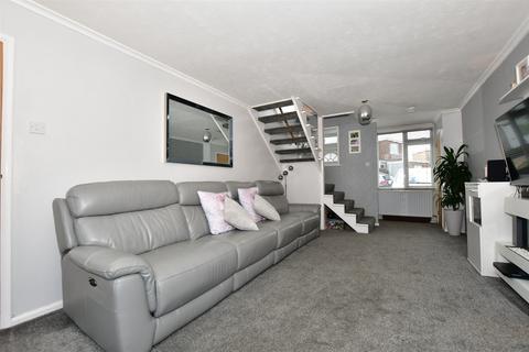 17 Appleshaw Close, Gravesend, DA11 7PB