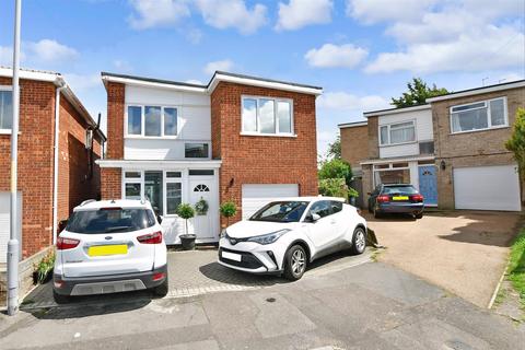 17 Appleshaw Close, Gravesend, DA11 7PB