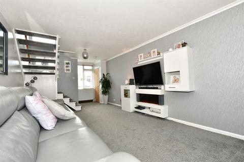 17 Appleshaw Close, Gravesend, DA11 7PB