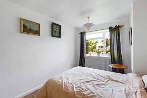 2 bedroom bungalow for sale - Manor Park, Maids Moreton MK18 1QZ