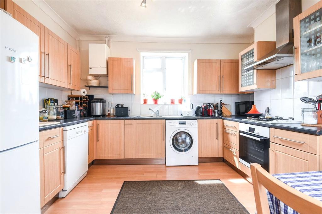St Catherines Road, Winchester, Hampshire, SO23 2 bed apartment £325,000