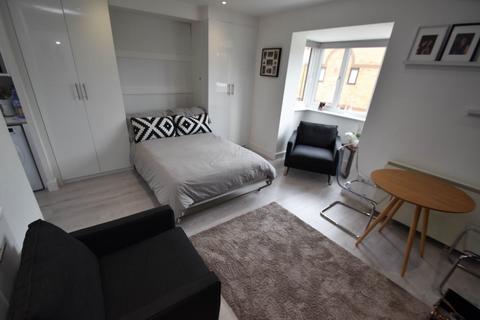 Studio to rent, Ainsley Close, Edmonton