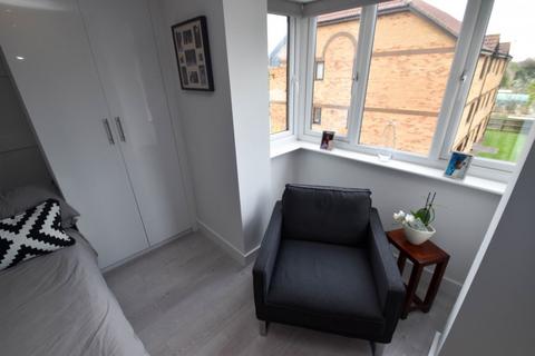 Studio to rent, Ainsley Close, Edmonton