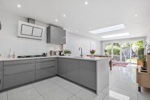 40 Hamilton Road, London, SW19 1JF
