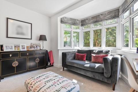 40 Hamilton Road, London, SW19 1JF