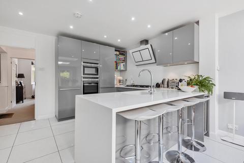 40 Hamilton Road, London, SW19 1JF