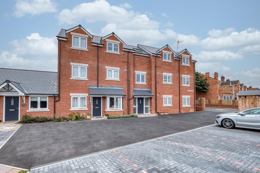 Baldwin House, St. Lane North, Worcester 1 bed apartment £150,000