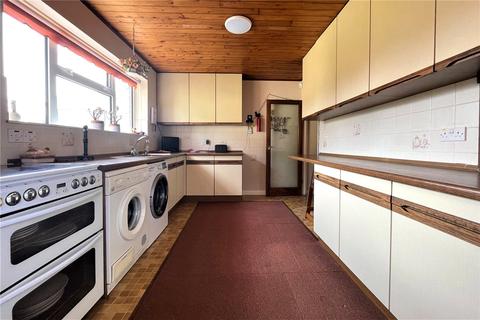 27 Commonfields, West End, Woking, GU24 9JA
