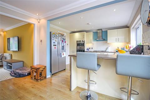 3 bedroom end of terrace house for sale - Upper Gordon Road, Highcliffe, Christchurch, Dorset, BH23