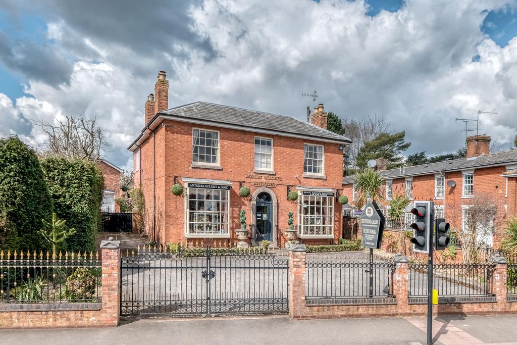 Worcester Road, Droitwich 4 bed detached house £875,000