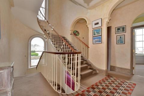 1 Royal Crescent, Ramsgate, CT11 9PD