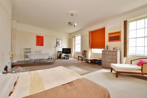 1 Royal Crescent, Ramsgate, CT11 9PD