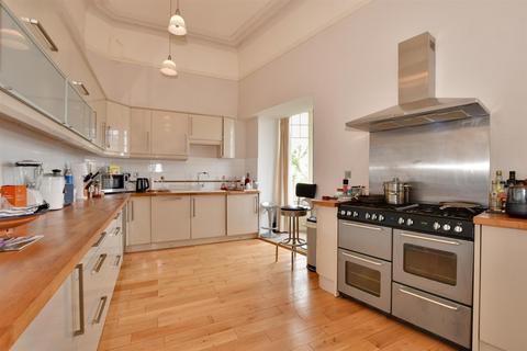 1 Royal Crescent, Ramsgate, CT11 9PD