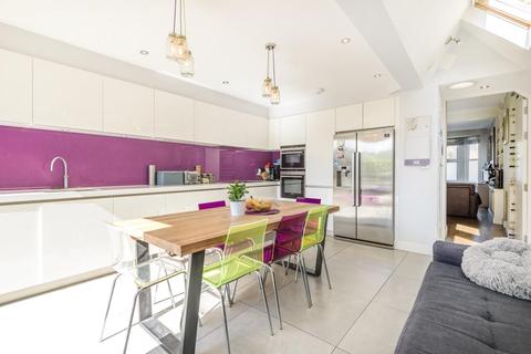 44 Steerforth Street, London, SW18 4HF