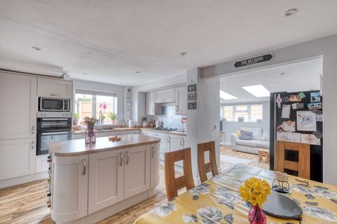 3 Laxton Avenue, Worcester, WR2 6EJ