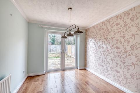 3 Beeston Gardens, Berkeley Alford, Worcester, WR4 0JT