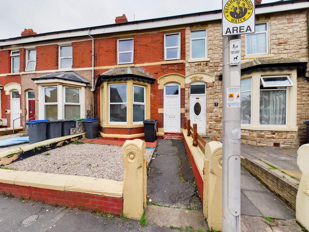 Sherbourne Road, Blackpool, FY1 4 bed terraced house £120,000