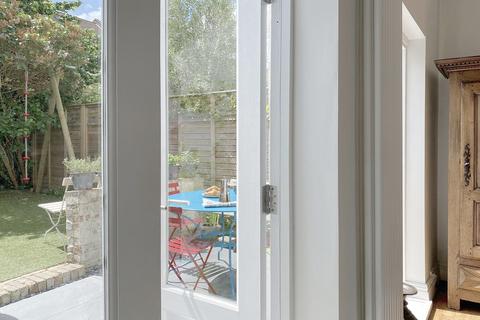 41 Whateley Road, London, SE22 9DE