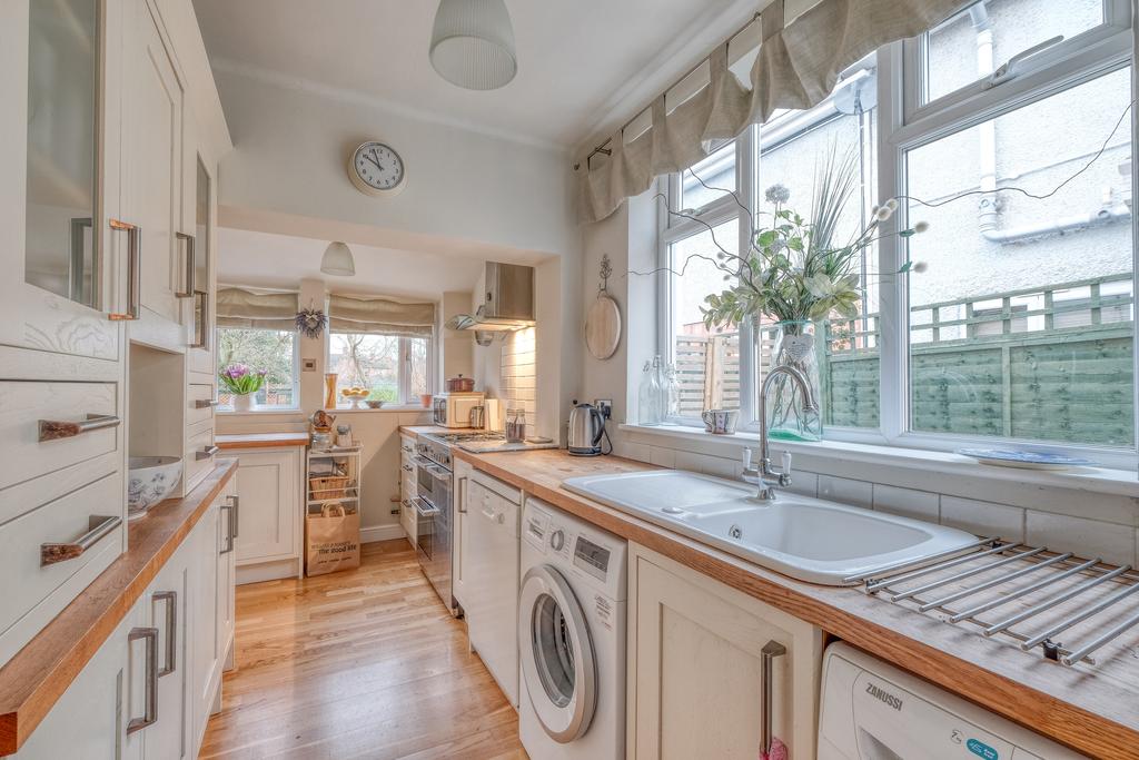 Camp Hill Road,Worcester,WR5 2HE 3 bed semidetached house £350,000