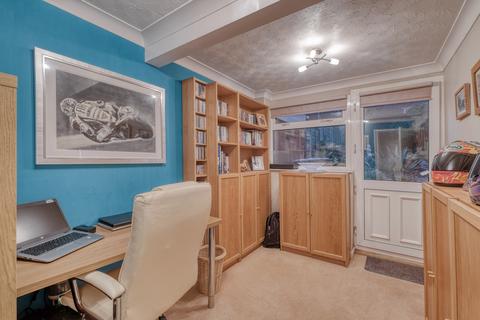 84 Arundel Drive, Worcester, WR5 2HY