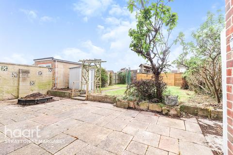 20 Falconscroft, Swindon, SN3 5AF