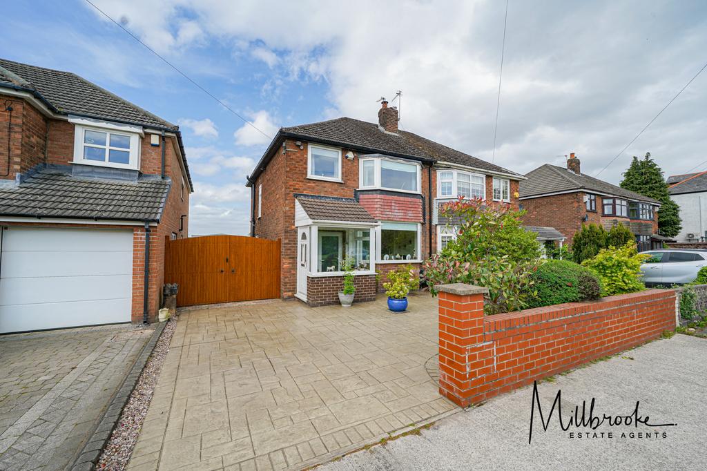 Bridgewater Road, Mosley Common... 3 bed semidetached house £260,000