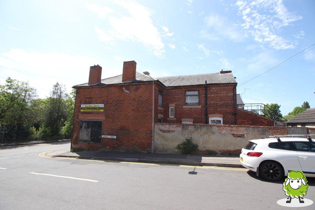 Clipstone Road West, Mansfield NG19 0BT 2 bed end of terrace house £