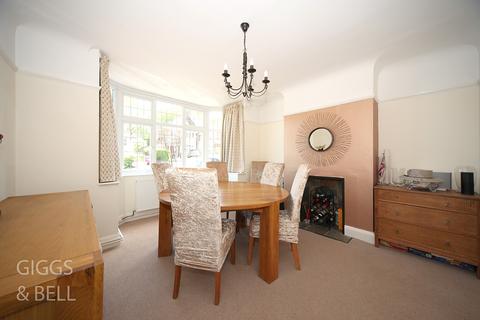 10 Knoll Rise, Luton, LU2 7JA