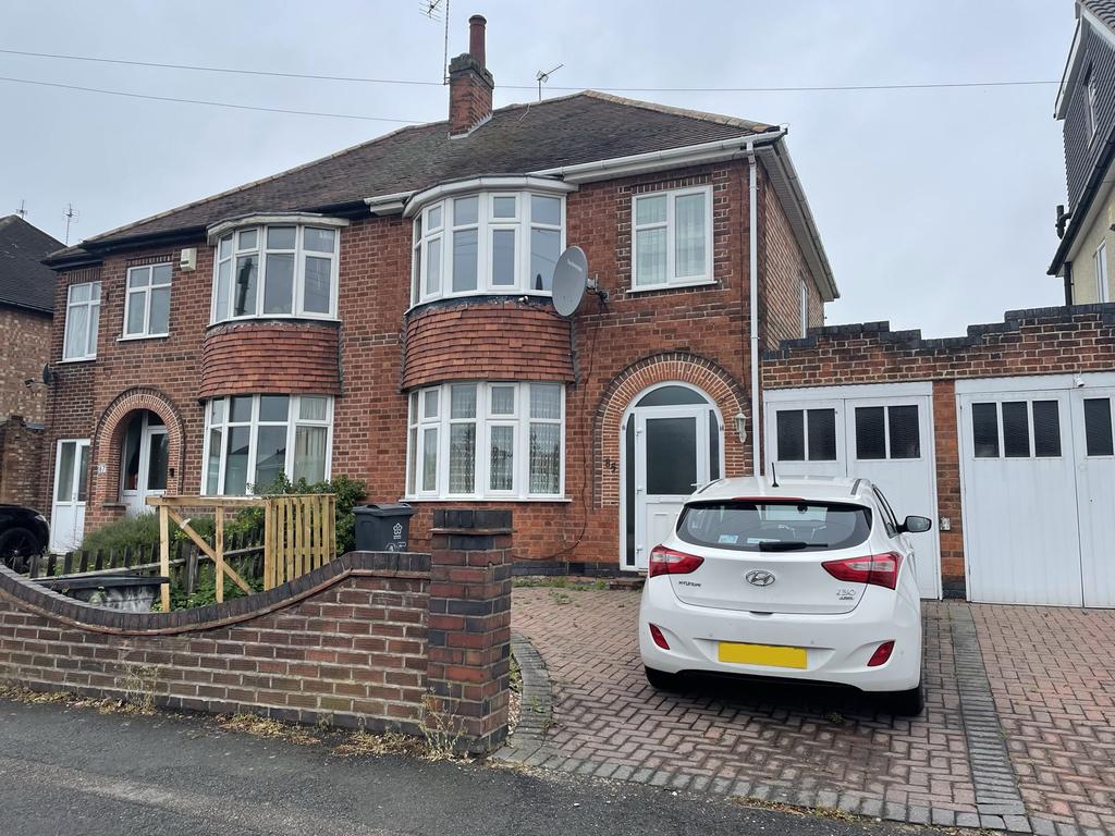 Aberdale Road, Leicester 3 bed semidetached house £950 pcm (£219 pw)