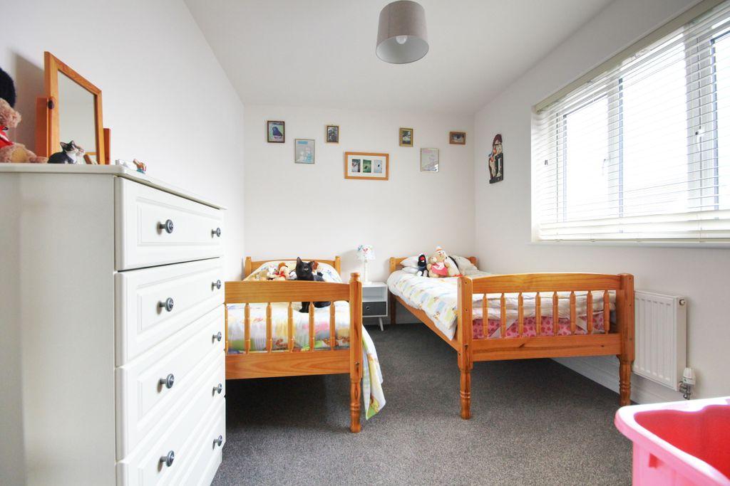 Bedroom 2 (Double)