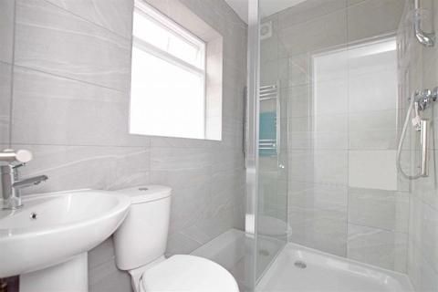 Flat 4, 48 Percy Road, Hampton, TW12 2JR