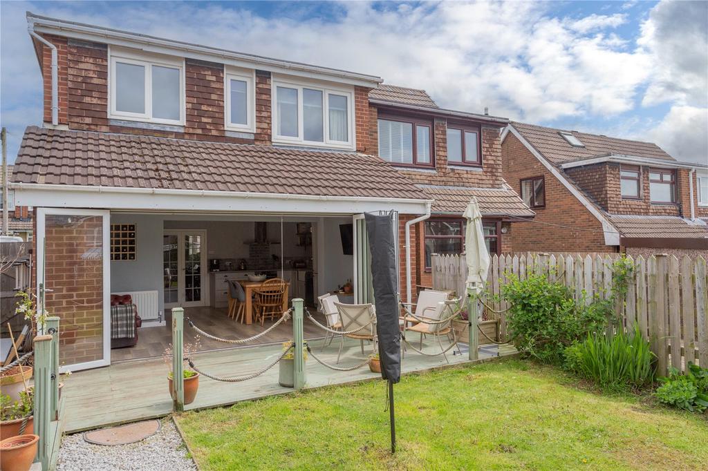 Bluebell Avenue, Helmshore... 3 bed semidetached house £324,950