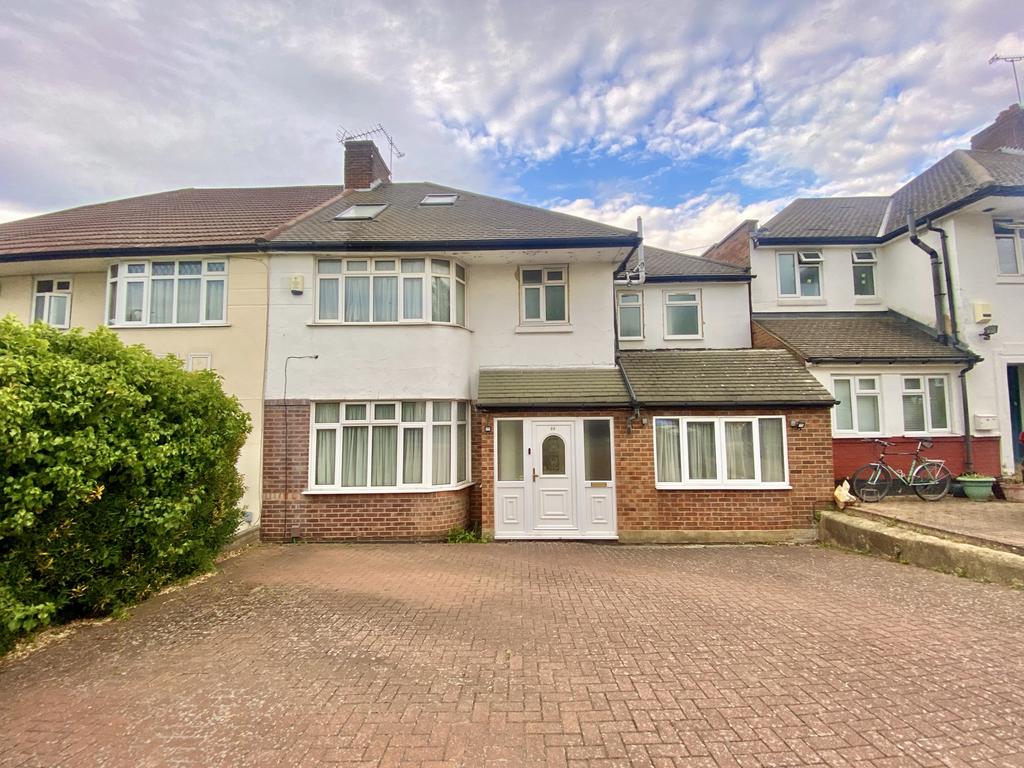 Donnington Road, Kenton, HA3 5 bed semidetached house £925,000