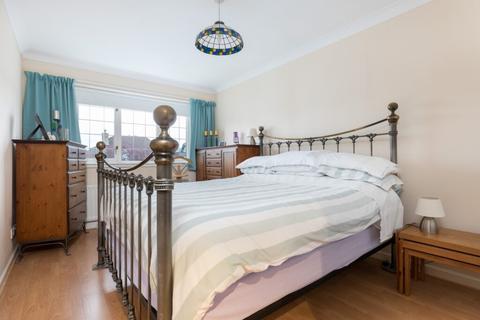 28 Braidpark Drive, Giffnock, Glasgow, G46 6LY