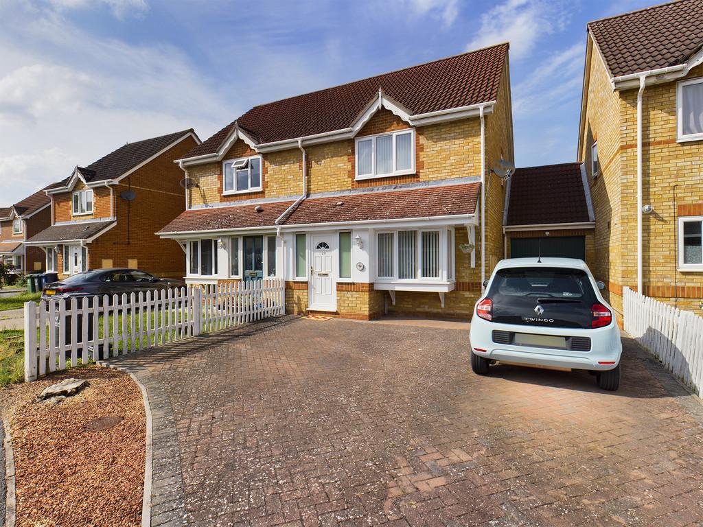 Lucerne Close, Cambridge 3 bed semidetached house £410,000
