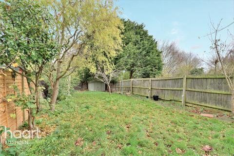 61 Allen Road, Irthlingborough, Wellingborough, NN9 5QX