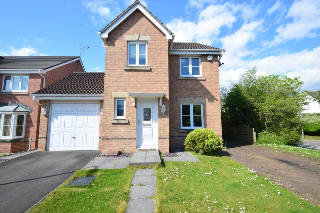 70 Chestnut Bush, Broadlands... 3 bed detached house £279,950