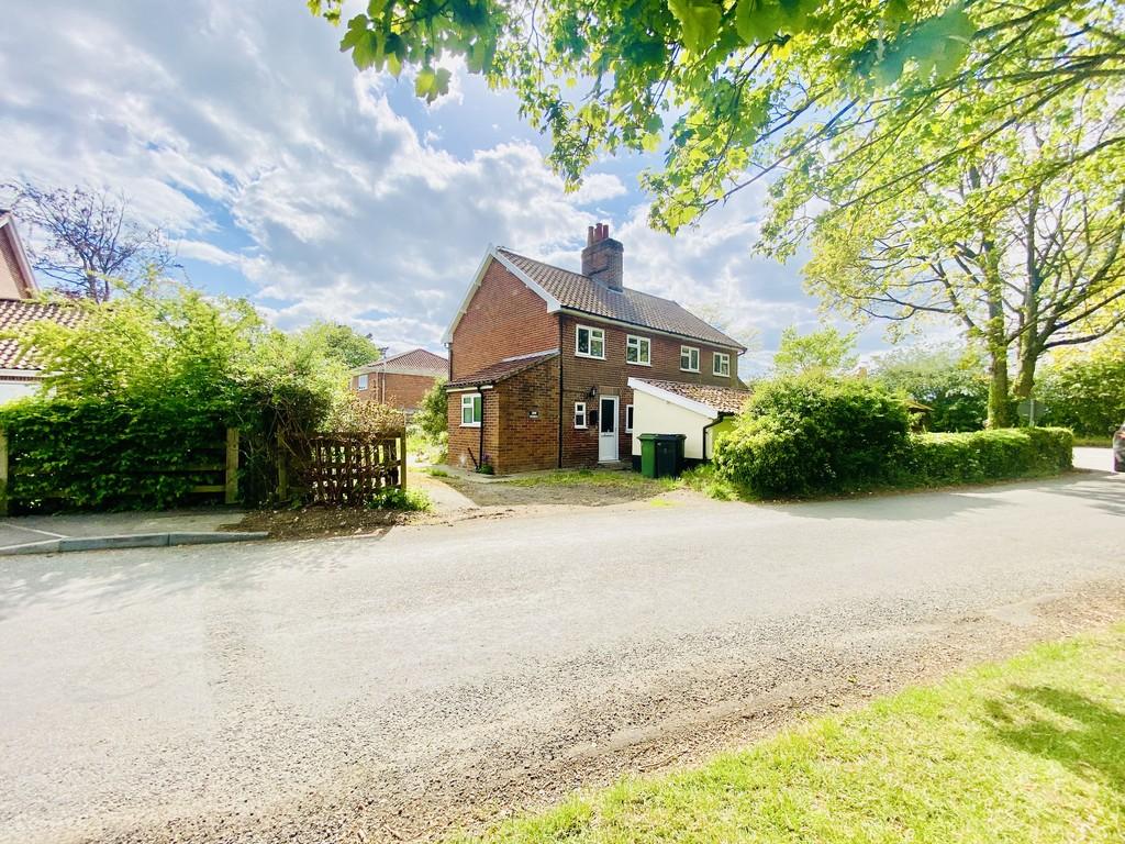 Bentley Road, Forncett St. Peter 2 bed semidetached house for sale £