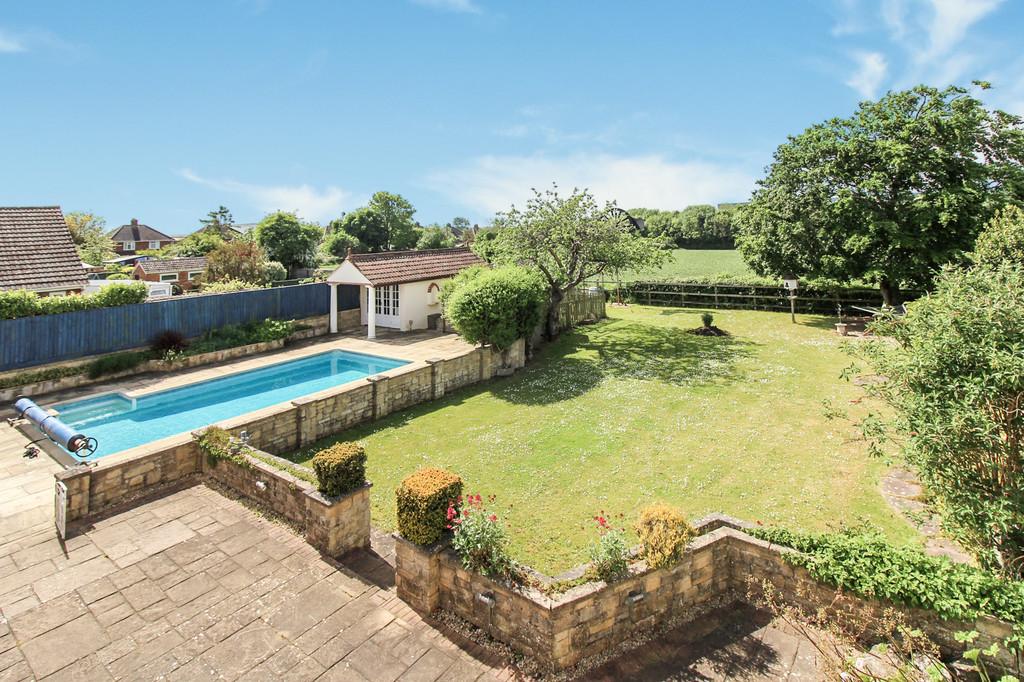 The Ham, Westbury 5 bed detached house £695,000