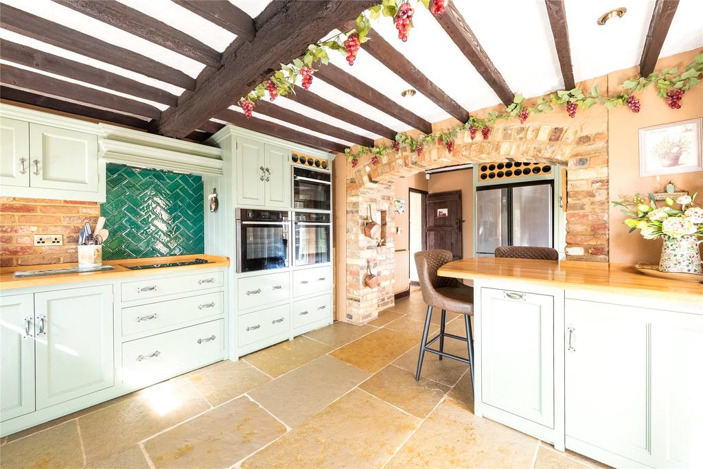 Kitchen/Breakfast Rm