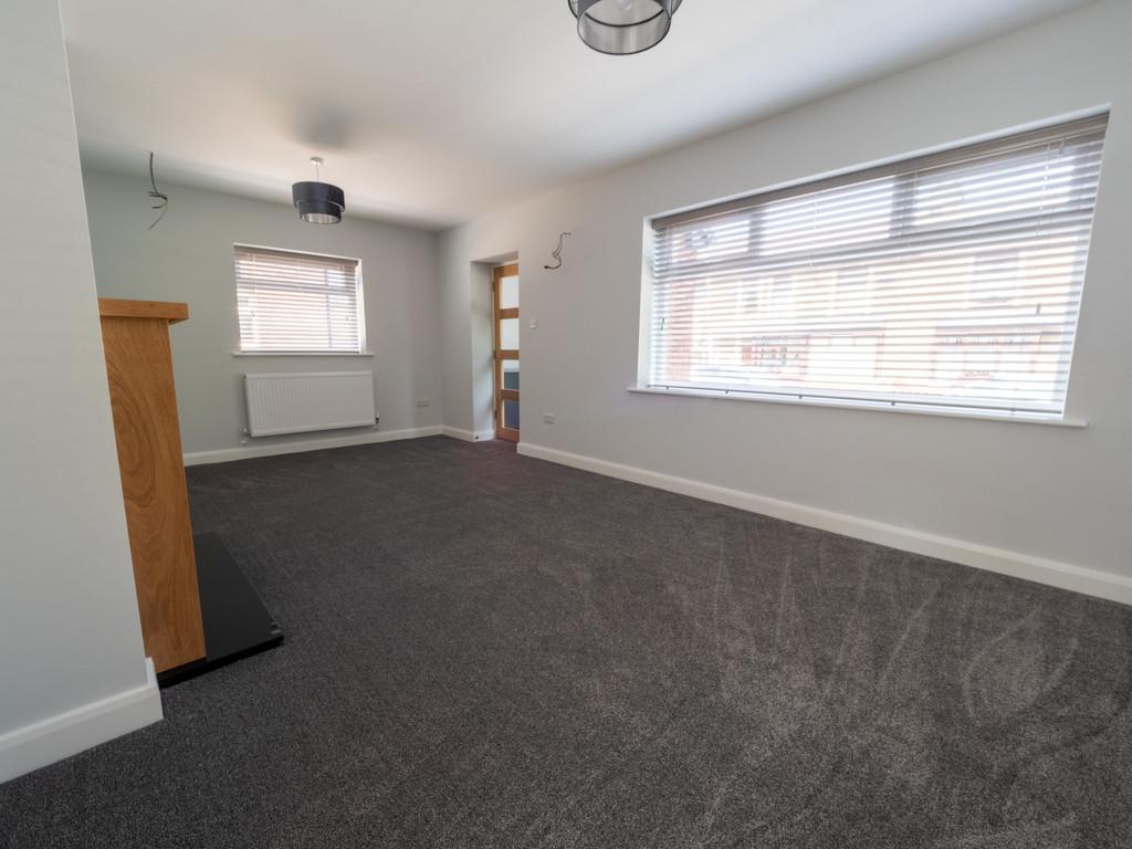 Knowlesly Road, Darwen 3 bed semidetached house £1,000 pcm (£231 pw)