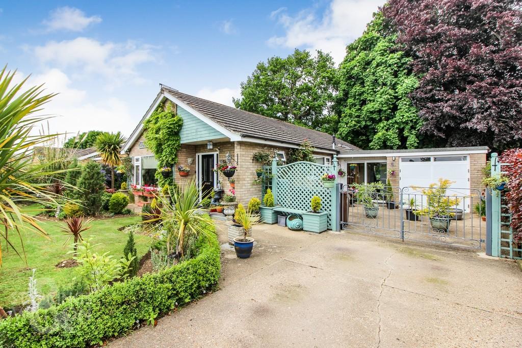 Heywood Avenue, Diss 3 bed detached bungalow £385,000